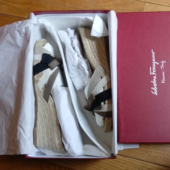 Salvatore Ferragamo 8.5C Grisson espadrille - Picture 10 of 10